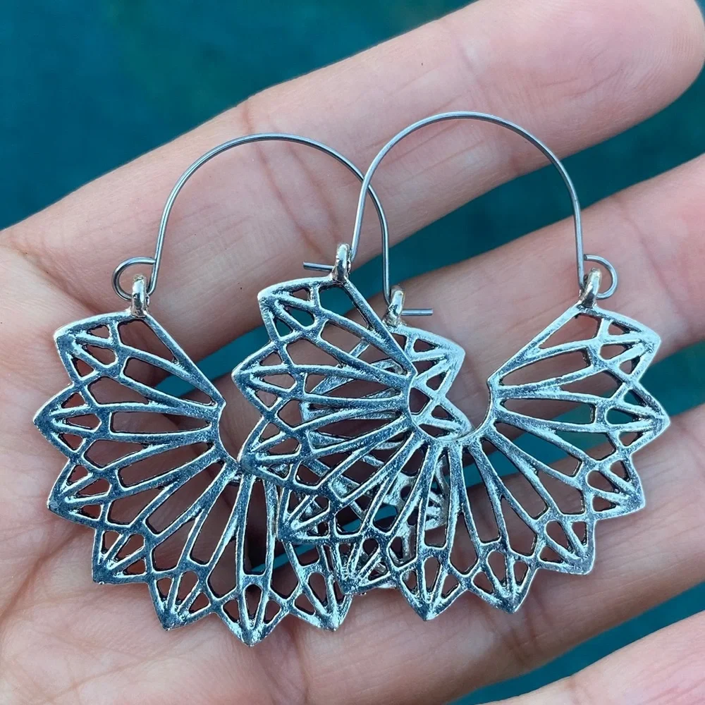 Beautiful Silver Mandala Earrings - Picture 3 of 8